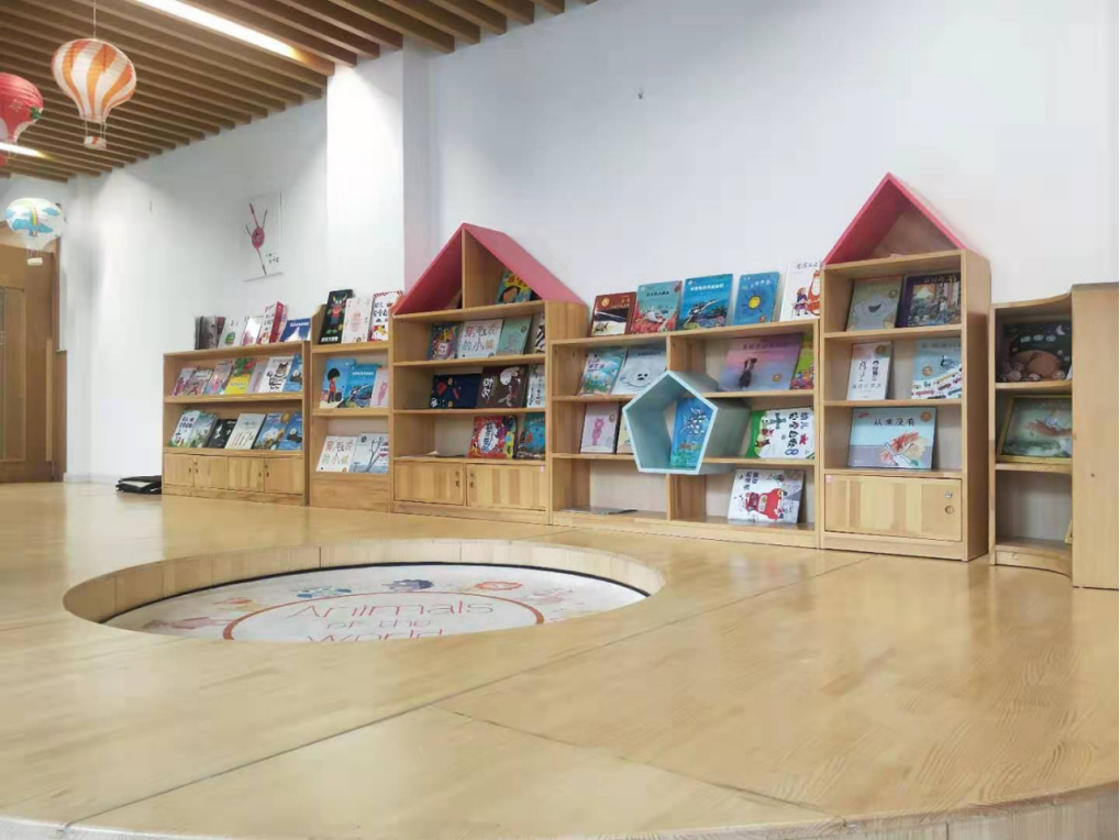 幼兒園環(huán)境圖書區(qū)